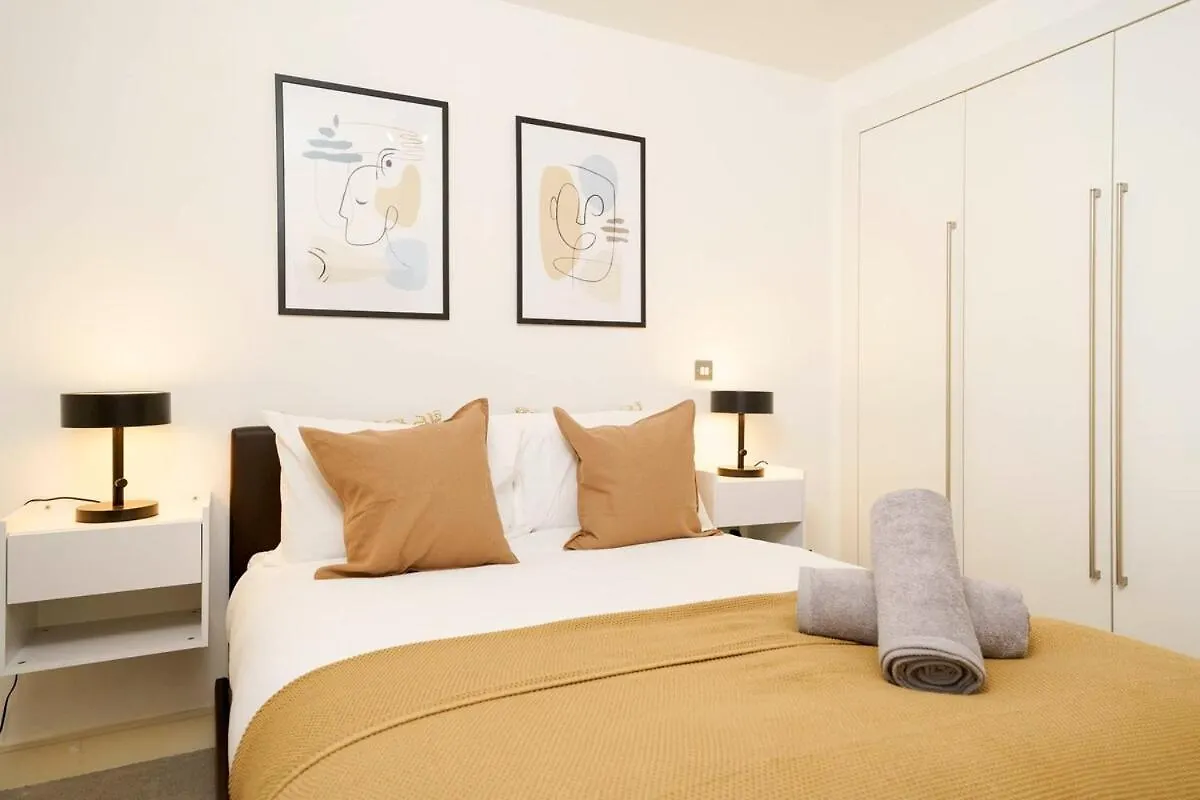 Modern 1Br Zone 1 Aldgate Smart Tvs & Fast Wi-Fi Apartment London 0*,  United Kingdom