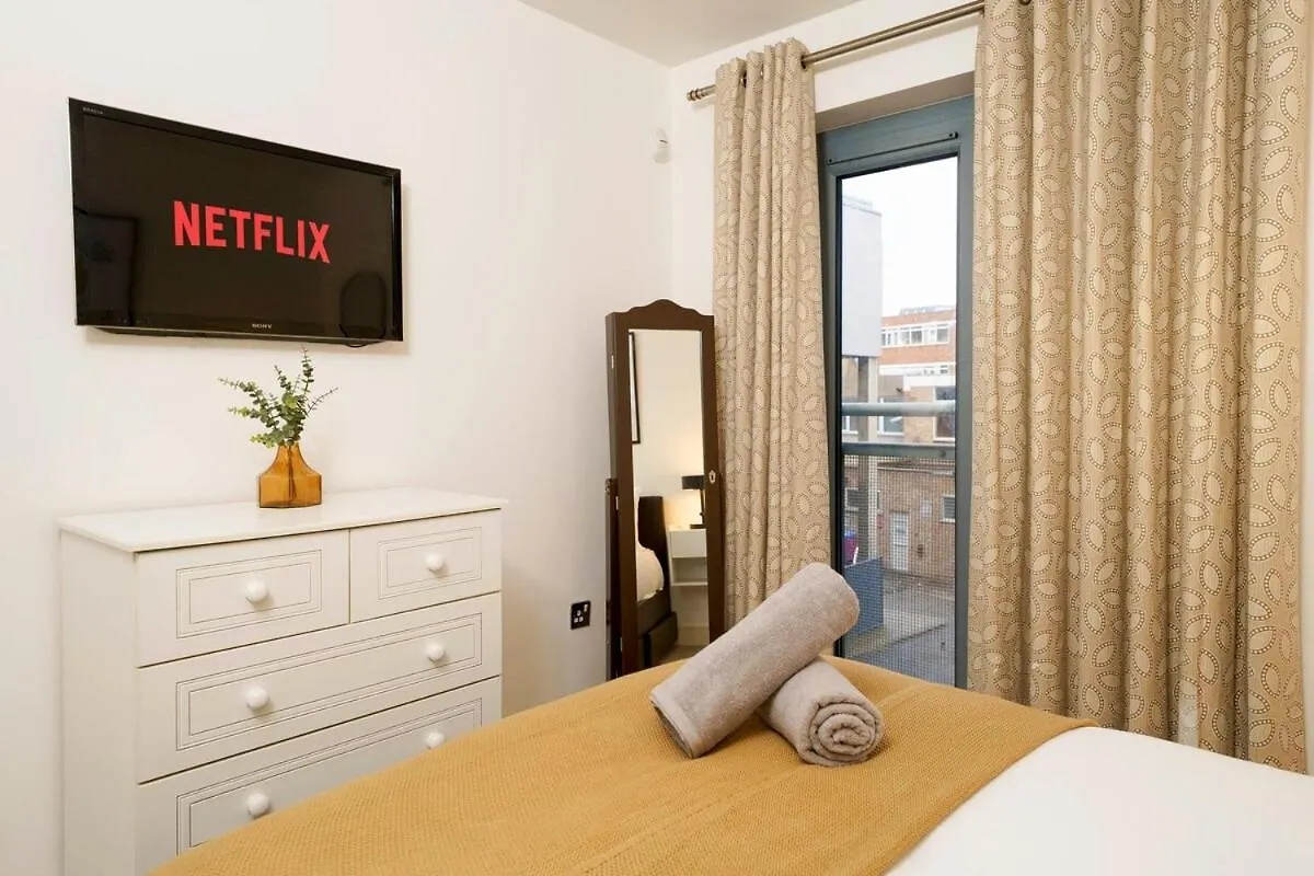 Modern 1Br Zone 1 Aldgate Smart Tvs & Fast Wi-Fi Apartment London