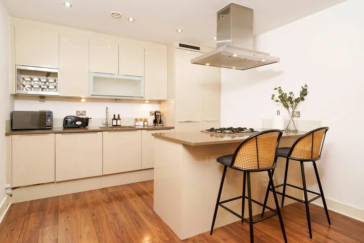 Modern 1Br Zone 1 Aldgate Smart Tvs & Fast Wi-Fi Apartment London